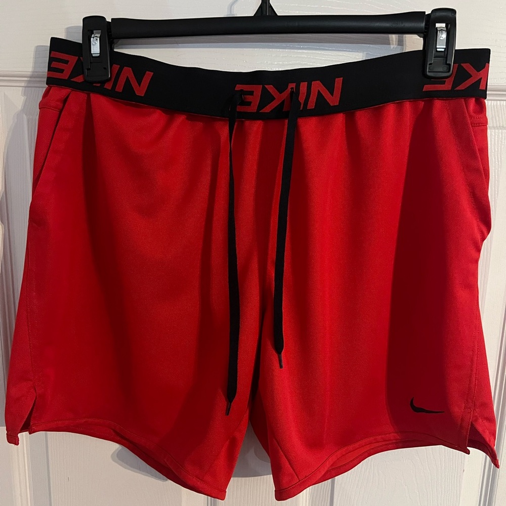 NWOT Nike Men's Dri-FIT 7" Unlined Versatile Shorts
